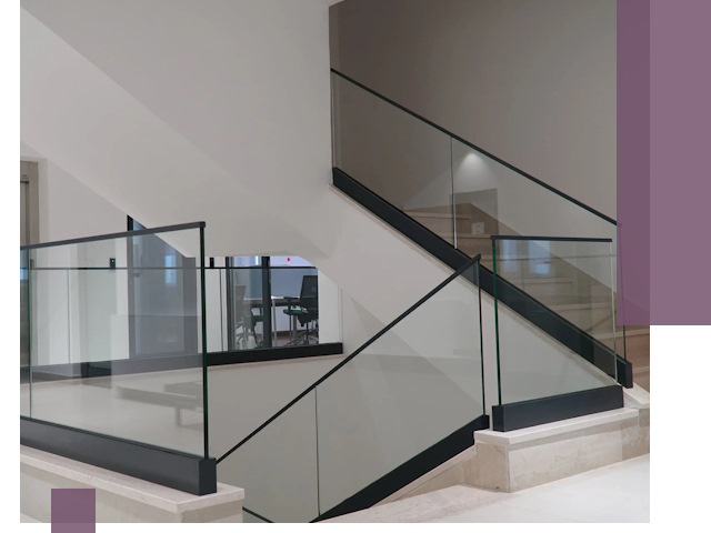 Стеклянные перила премиум-класса с установкой в Новочеркасске