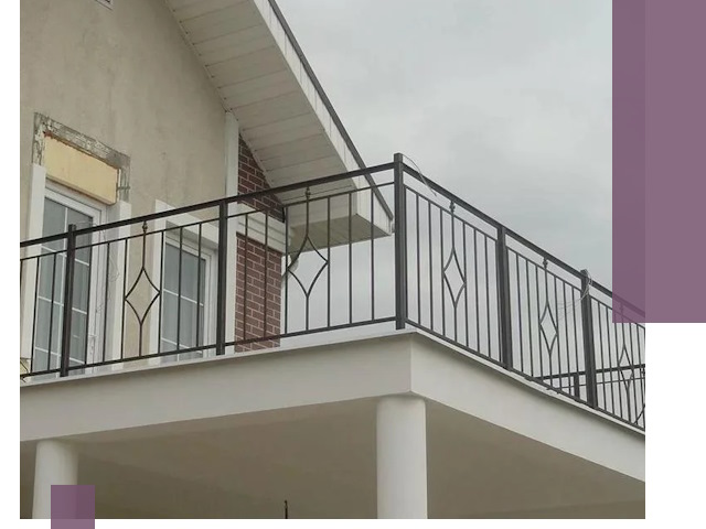 Изготовление балконных ограждений в Новочеркасске из металла и стекла