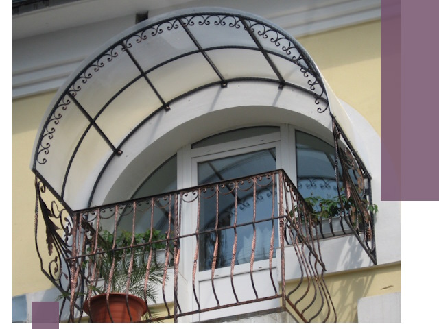 Козырьки над балконом в Новочеркасске — изготовление и монтаж